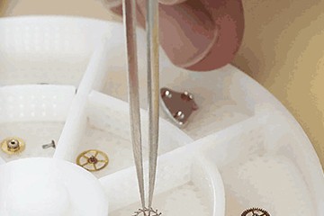 重庆欧米茄腕表换原装电池地址